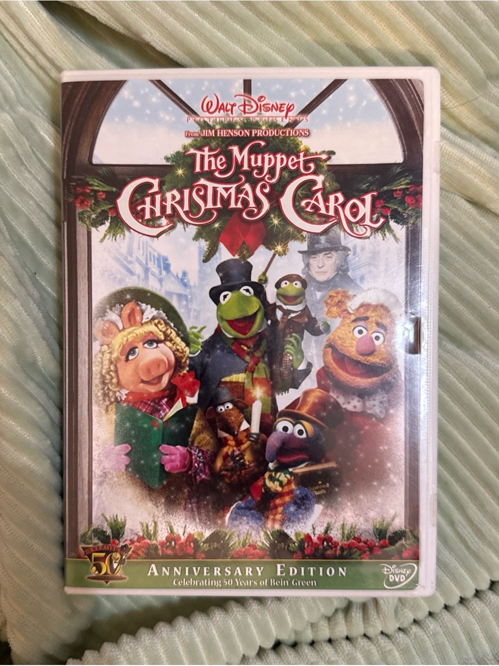 Disney The Muppet Christmas Carol DVD – Red, Green, Blue Accents great condition